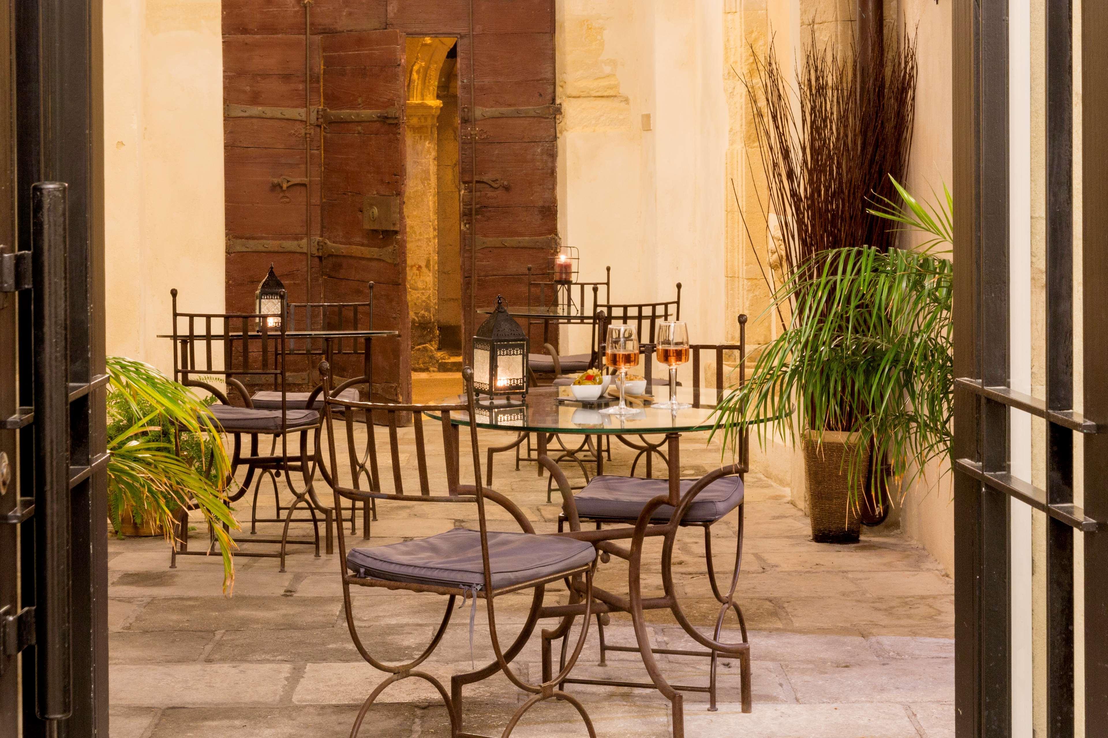 Best Western Marquis de la Baume Nîmes Exterior foto